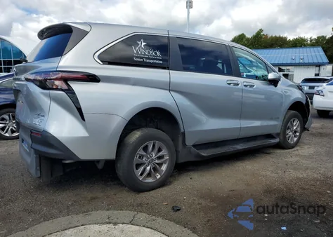 2023 Toyota Sienna Le z USA, uszkodzony, nr VIN 5TDKRKEC0PS163462